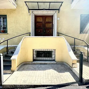 Pensión Gemini, Roma