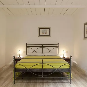 Santi Quattro Al Colosseo Bed & Breakfast